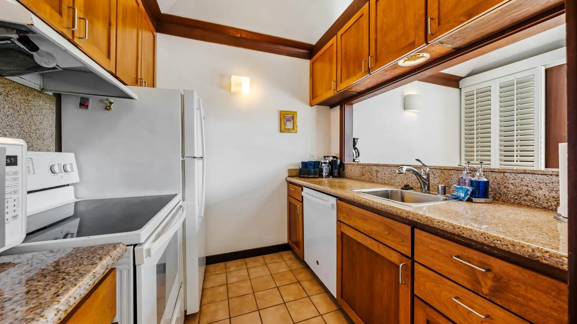 Ac Gourmet Kitchen Hot Tub Pool King Bed Ground Floor Netflix Apartment Koloa